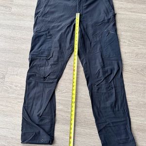 Thermal soft shell Men’s XL pants. Super warm and great for snowboarding.